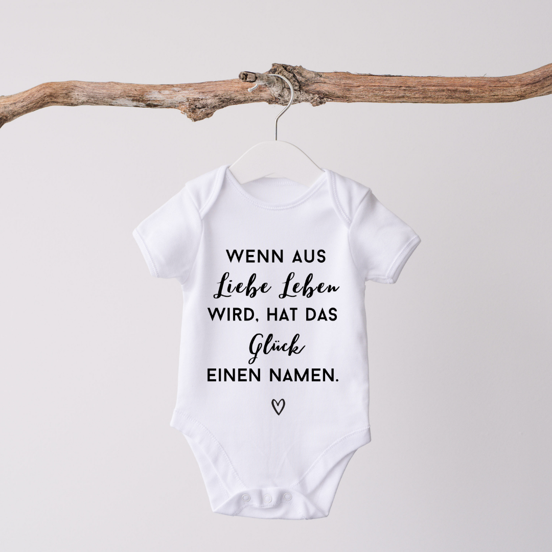 WENN AUS LIEBE LEBEN WIRD HAT DAS GLÜCK EINEN NAMEN - Baby Body